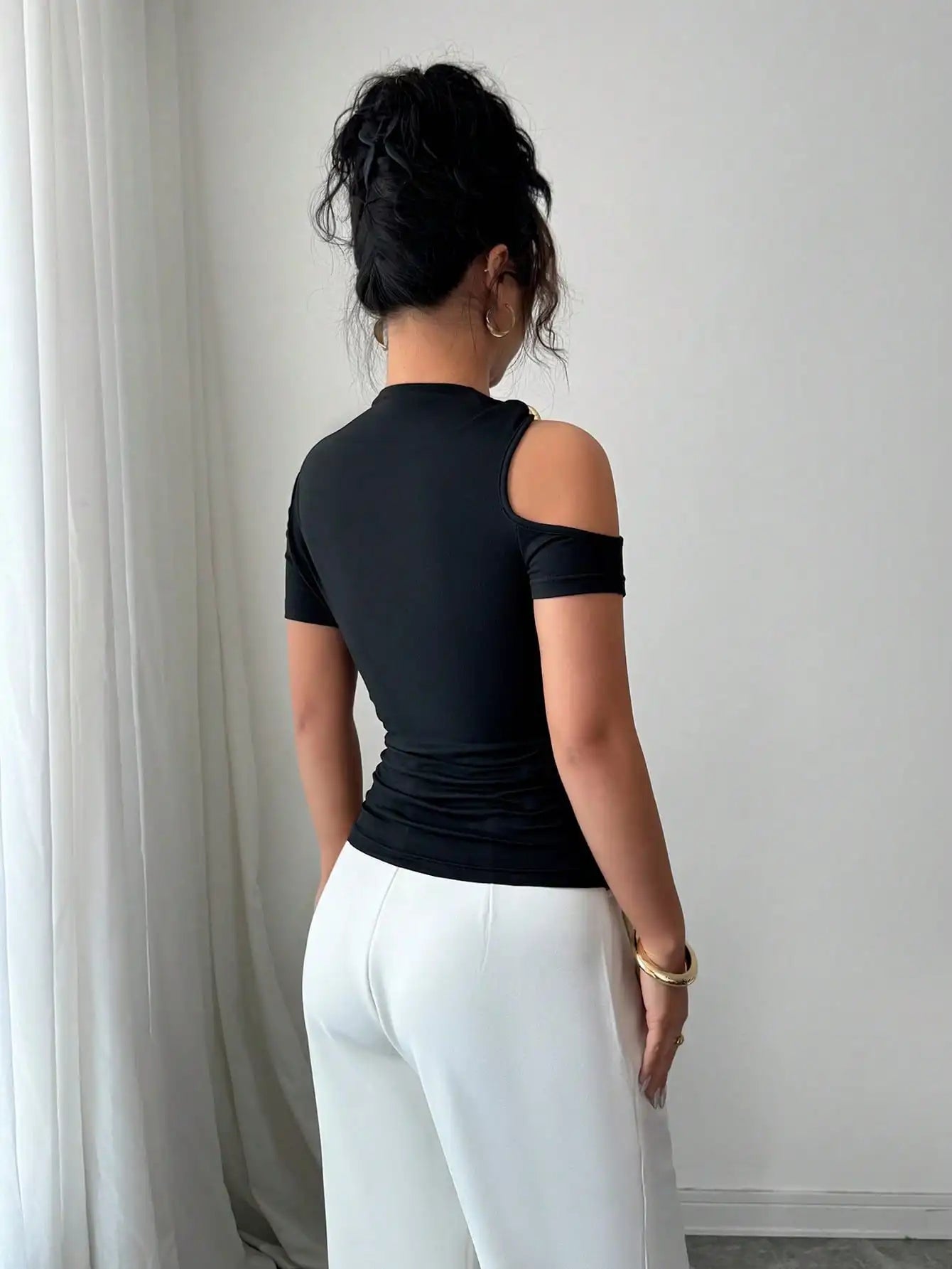 Versatile Off-Shoulder T-shirt