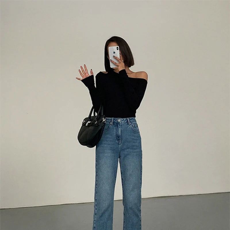 Off-shoulder Long-sleeved T-shirt
